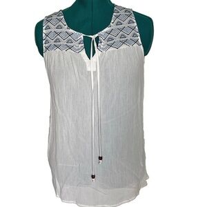 Lucy & Laurel tank top Blue/white cut out w/ front ties & embroidery size small